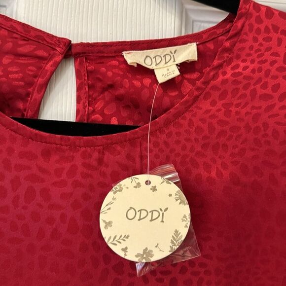 Red leopard silky blouse. Ruffle sleeves. Gorgeous! Size small runs bigger - Picture 4 of 12